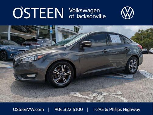 Magnetic 2016 Ford Focus SE