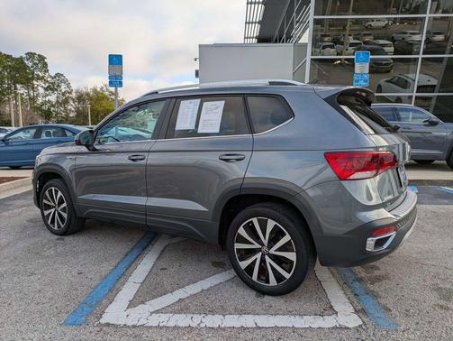 2023 Volkswagen Taos 1.5T SE