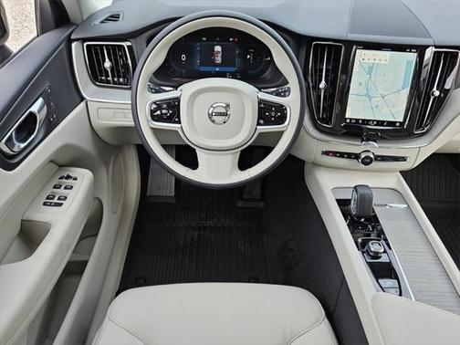 2025 Volvo XC60 Plug-In Hybrid T8 Plus