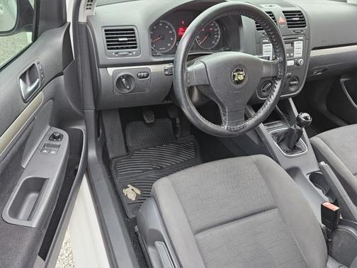2008 Volkswagen Rabbit Base
