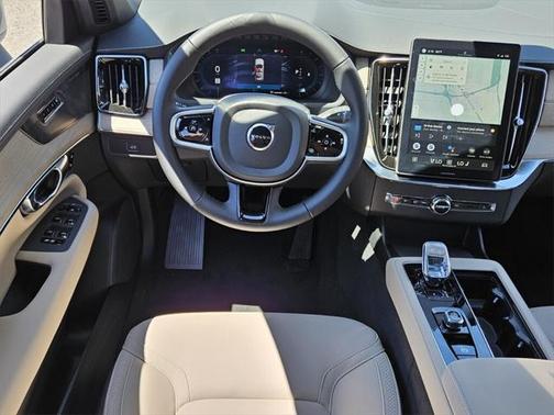 2025 Volvo XC90 B5 Plus 7-Seater