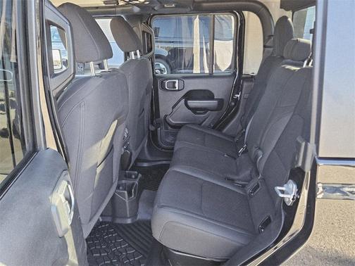 2022 Jeep Gladiator Sport S