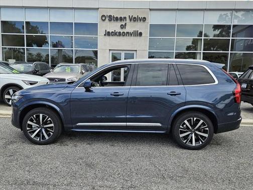 2025 Volvo XC90 B5 Core