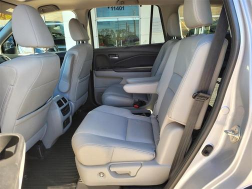 2020 Honda Pilot Touring 8-Passenger