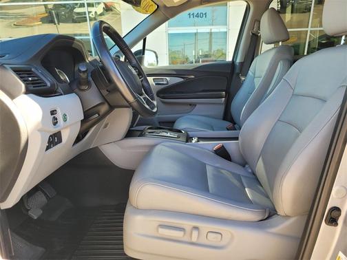 2020 Honda Pilot Touring 8-Passenger