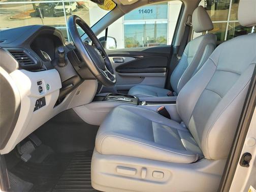 2020 Honda Pilot Touring 8-Passenger