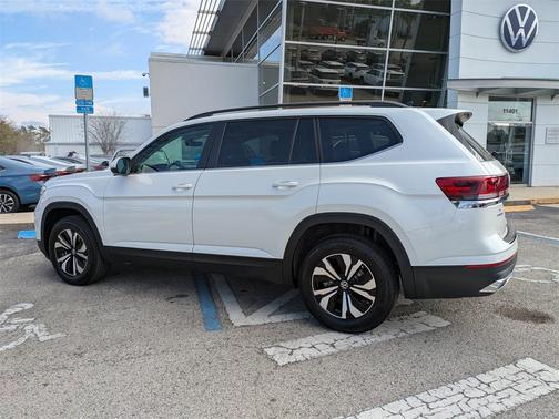 2026 Volkswagen Atlas 2.0T SE