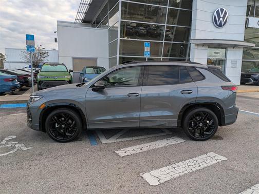 2026 Volkswagen Tiguan 2.0T SE R-Line Black