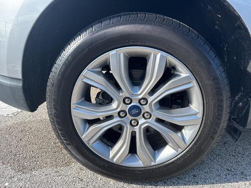 2021 Ford Edge Titanium