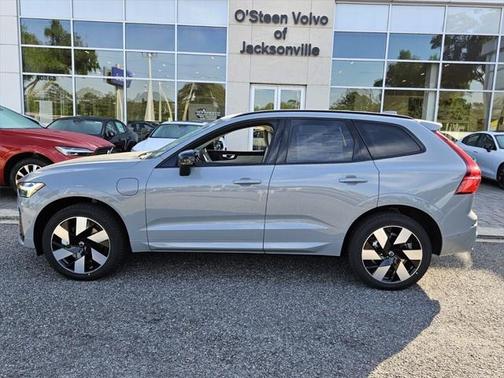 2025 Volvo XC60 Plug-In Hybrid T8 Plus