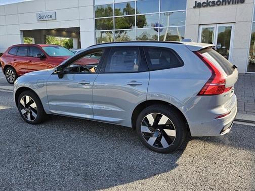 2025 Volvo XC60 Plug-In Hybrid T8 Plus