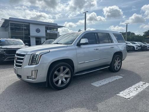 2018 Cadillac Escalade Luxury