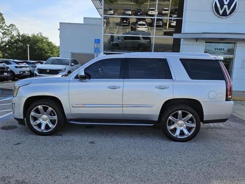 2018 Cadillac Escalade Luxury
