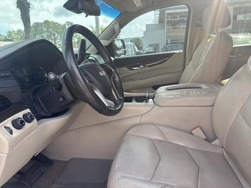 2018 Cadillac Escalade Luxury