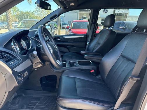 2017 Dodge Grand Caravan GT