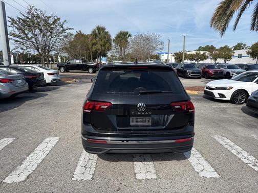 2024 Volkswagen Tiguan 2.0T SE