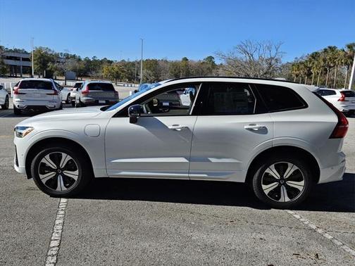 2025 Volvo XC60 Plug-In Hybrid T8 Plus