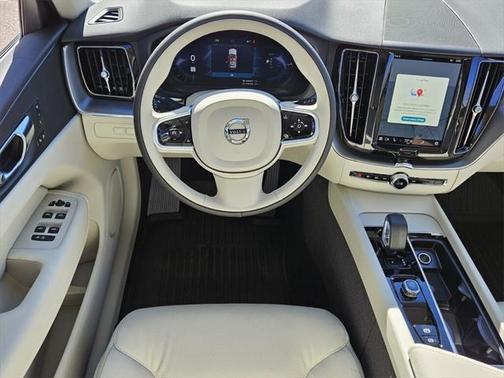 2025 Volvo XC60 Plug-In Hybrid T8 Plus