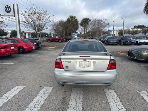 2005 Ford Focus ZX4