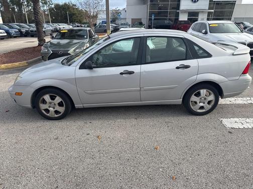 2005 Ford Focus ZX4