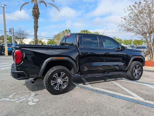 Onyx Black 2023 GMC Canyon AT4