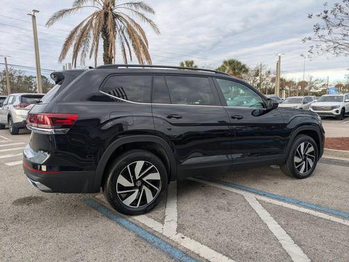 Deep Black Pearl 2026 Volkswagen Atlas 2.0T SE w/Technology