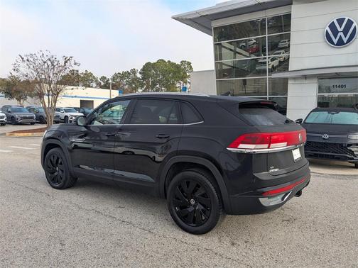 2026 Volkswagen Atlas Cross Sport 2.0T SE w/Technology