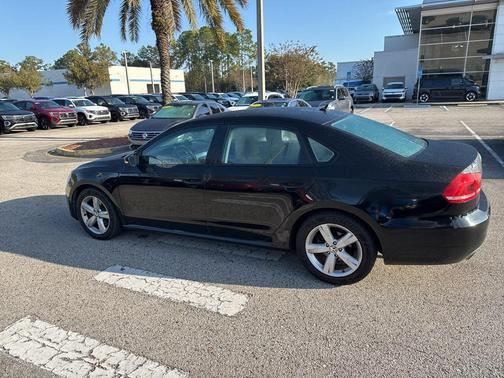 2015 Volkswagen Passat 1.8T Auto S