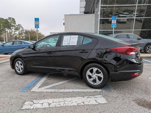 2019 Hyundai ELANTRA SE