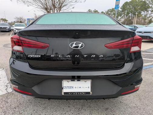 2019 Hyundai ELANTRA SE