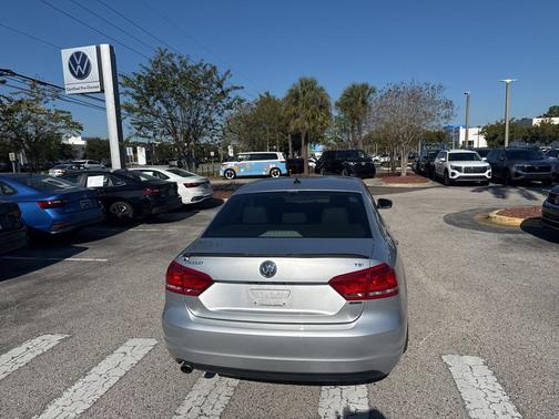 2015 Volkswagen Passat 1.8T Limited Edition