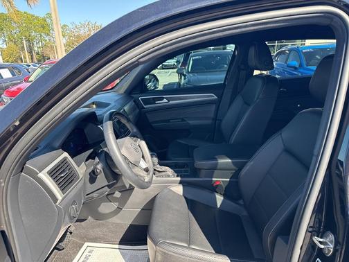 2022 Volkswagen Atlas Cross Sport 2.0T SE