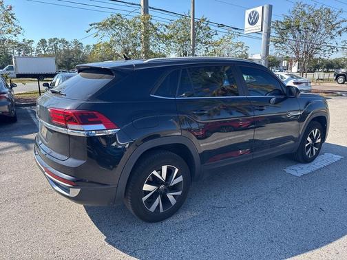 2022 Volkswagen Atlas Cross Sport 2.0T SE