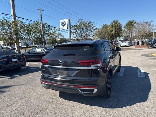 2022 Volkswagen Atlas Cross Sport 2.0T SE