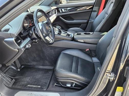 2018 Porsche Panamera Base