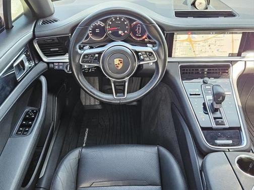 2018 Porsche Panamera Base