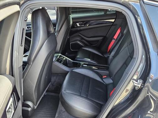 2018 Porsche Panamera Base