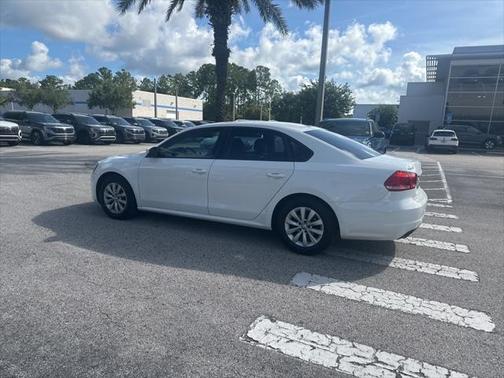 2015 Volkswagen Passat 1.8T S