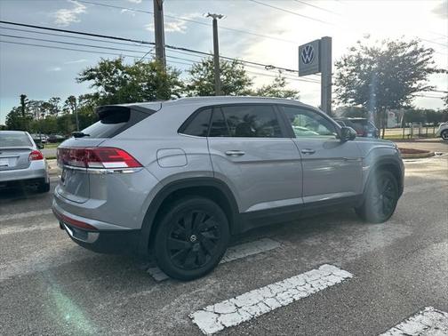 2024 Volkswagen Atlas Cross Sport 2.0T SE w/Technology