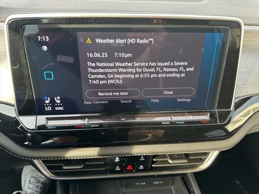 2024 Volkswagen Atlas Cross Sport 2.0T SE w/Technology