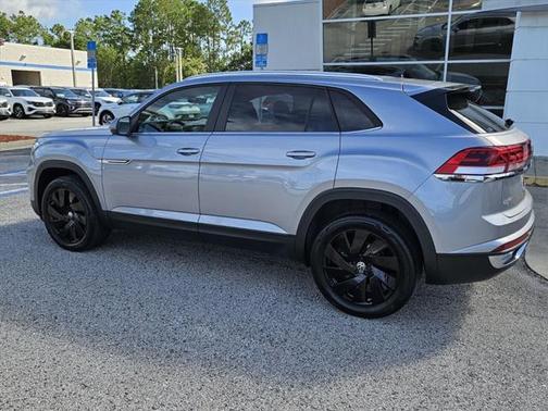 2024 Volkswagen Atlas Cross Sport 2.0T SE w/Technology