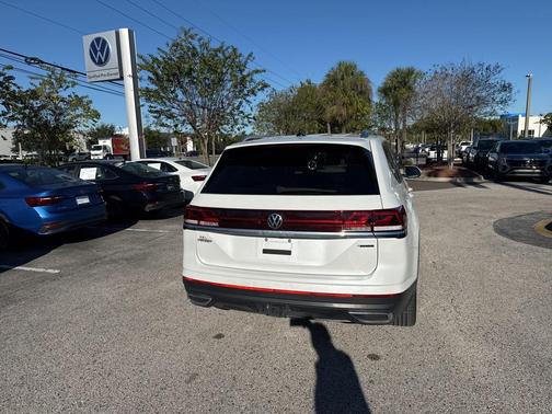 2025 Volkswagen Atlas 2.0T SEL