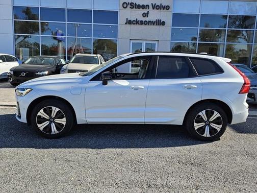 2025 Volvo XC60 Plug-In Hybrid T8 Plus