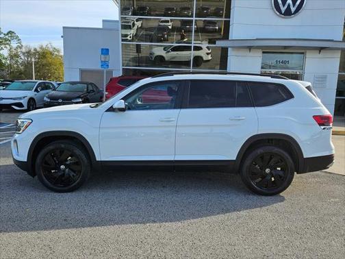 2025 Volkswagen Atlas 2.0T SE w/Technology