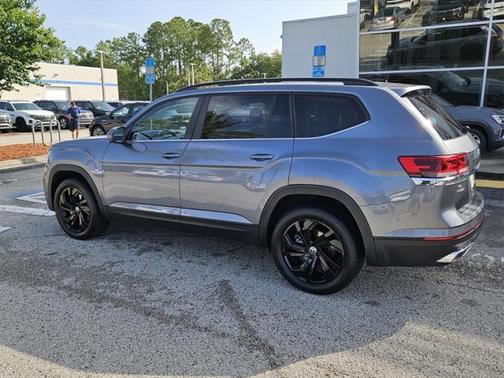 2022 Volkswagen Atlas 2.0T SE w/Technology 4MOTION