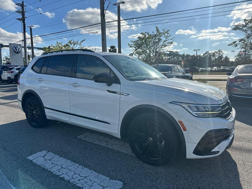 2022 Volkswagen Tiguan 2.0T SE R-Line Black