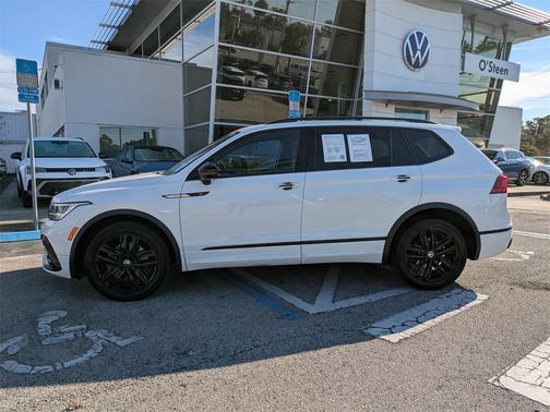 2022 Volkswagen Tiguan 2.0T SE R-Line Black