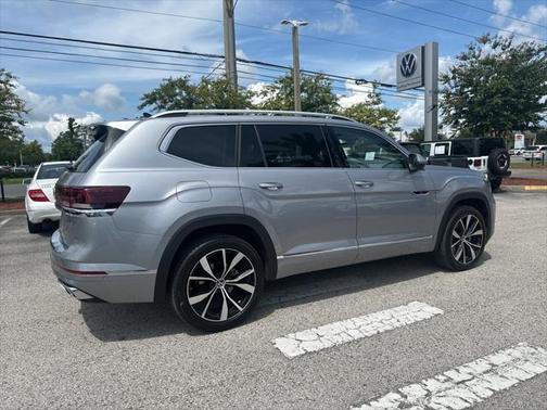 2024 Volkswagen Atlas 2.0T SEL Premium R-Line 4MOTION