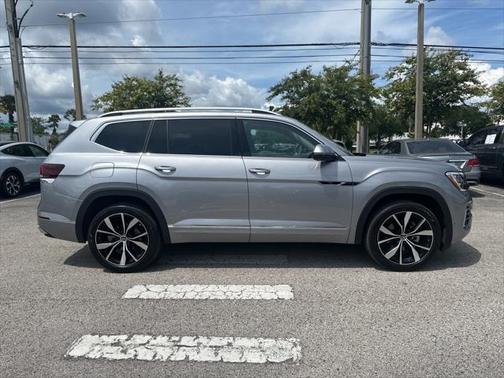 2024 Volkswagen Atlas 2.0T SEL Premium R-Line 4MOTION