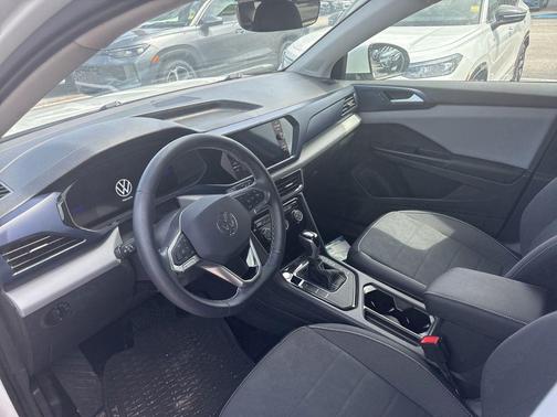 Pure White 2023 Volkswagen Taos 1.5T SE